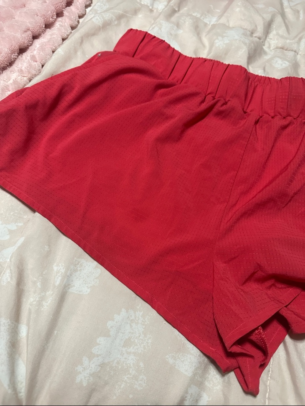 Alo shorts - Picture 5 of 6